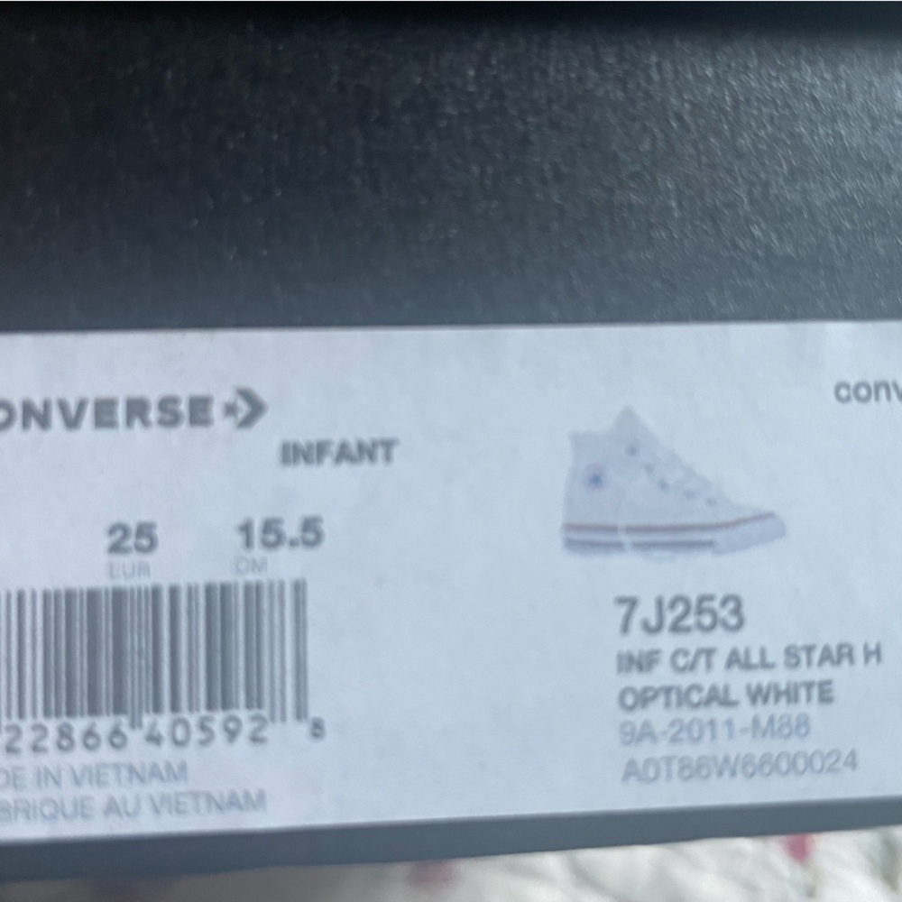 Toddler Girl White HiTop Sneakers in box.Never worn